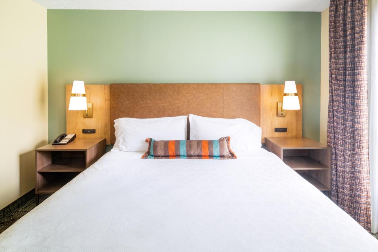 Staybridge Memphis-poplar Ave East By Ihg Hotel 2*